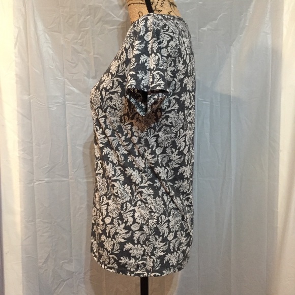 Lucky Brand comfy tee. - Picture 2 of 8